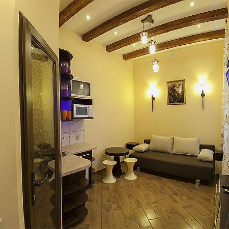 Віп Квартира Вулиця Куліша 13 Біля Форуму Недалеко Малевичу Lviv Buitenkant foto